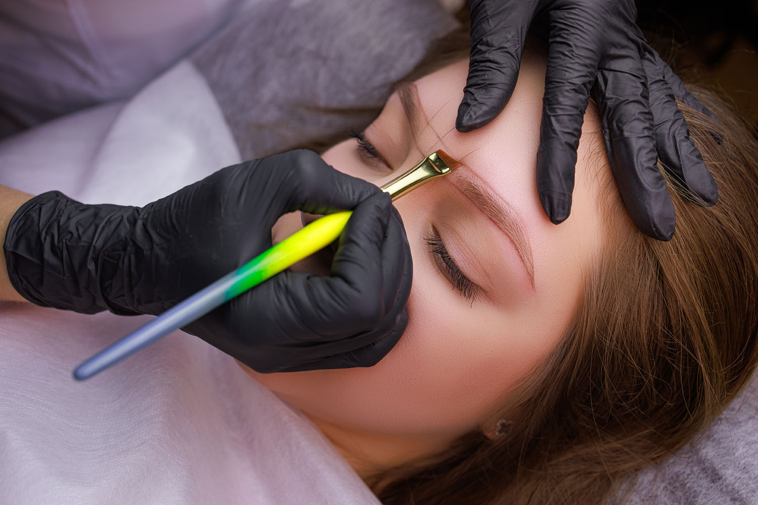 diseño de cejas pestañas Duboh lashes & Beauty