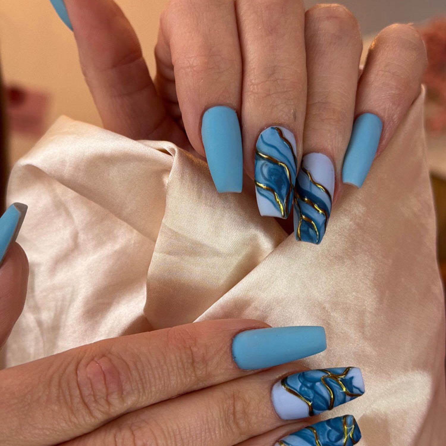 Manicura y pedicura Duboh lashes & Beauty