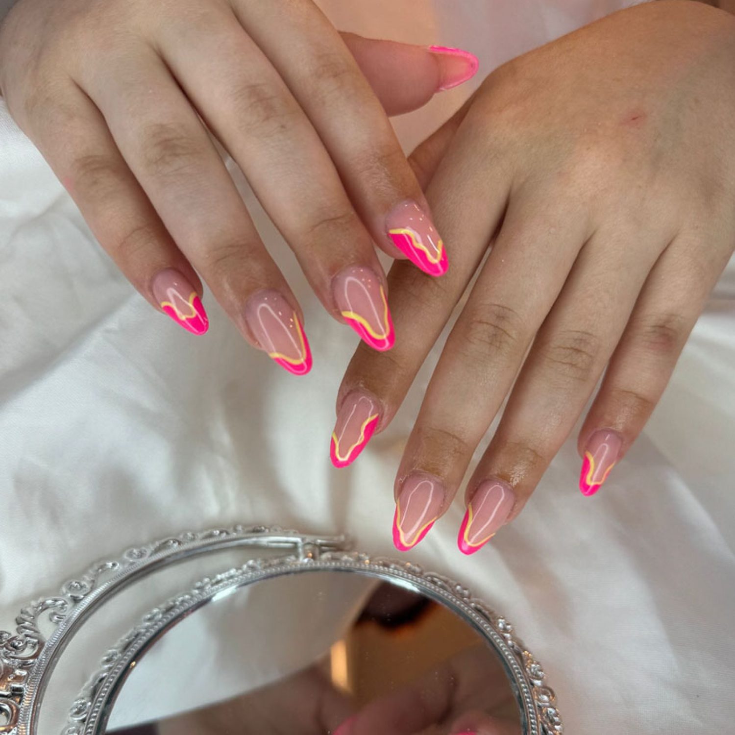 Manicura y pedicura Duboh lashes & Beauty